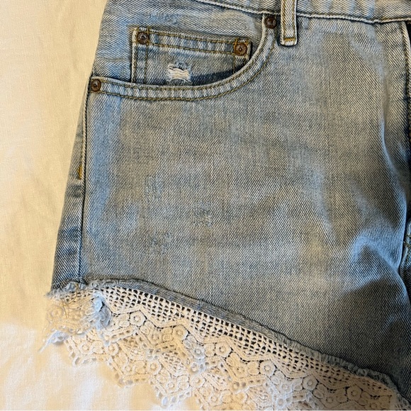 Free people lace hem shorts - Picture 3 of 4